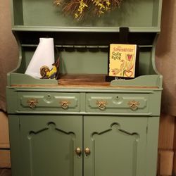 Refurbished Antique Hutch With Knapp Joint Drawers