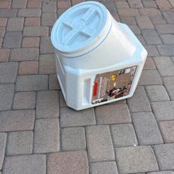 Stackable Pet Food Container