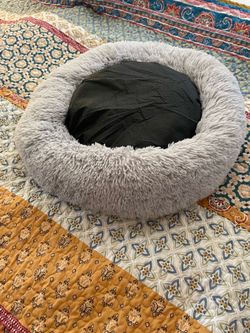 Cat/Dog Medium Bed! Never been used!