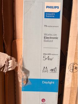 Philips 24W Dimmable 46" 5000K T5 LED Bulb
