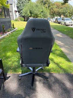 OMEGA Secret Lab gaming chair