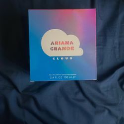 Ariana Grande cloud
