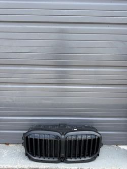 BMW X7 G07 LCI ORIGINAL FRONT GRILLE ASSEMBLY 2023-2026