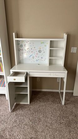 Kids desk