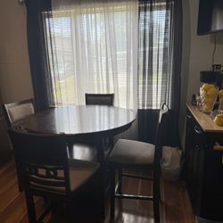 Table And Chairs 
