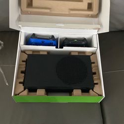 Xbox series s 1tb black carbon 2 controller