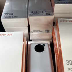 Power Bank USB C 30000mAh Built in Cable 22.5W