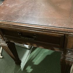 Beautiful end table 