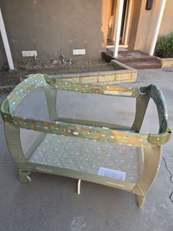 Graco Pack 'n Play Portable Playard. Folds for easy transport. In good clean condition.