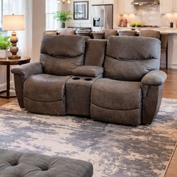La-Z Boy Love Seat Recliner w/usb ports