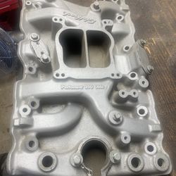 Edelbrock  3711 Performer 350 Olds Intake Manifold. 