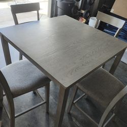 Dinning Table Comedor Hablo Espanol 