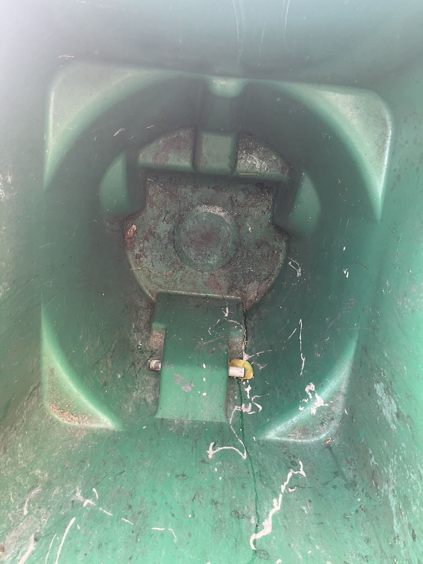 Trash Bin Cleaning