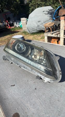 2014 Accord 4D right passenger headlight