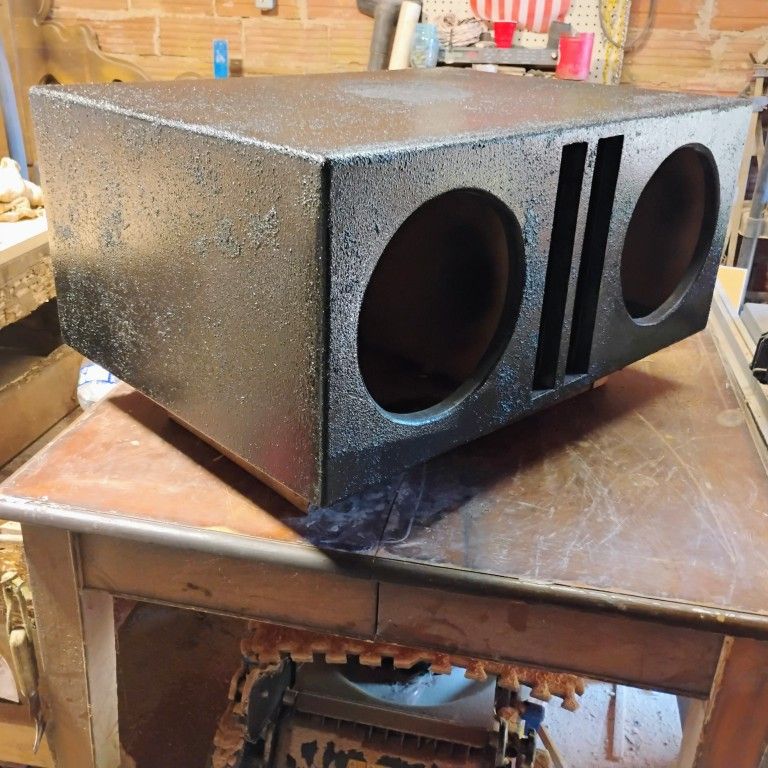 Custom Subwoofer Speakerbox for 2 10