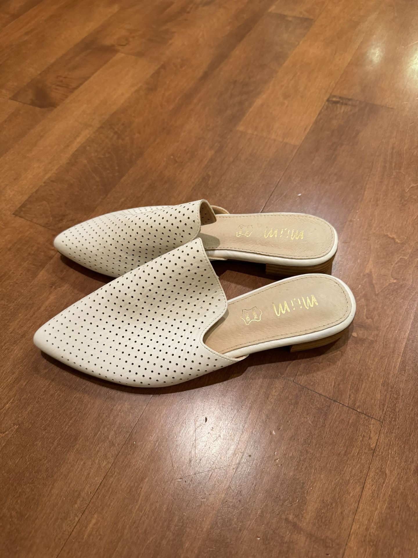 Woman’s Leather Slip On Shoes 