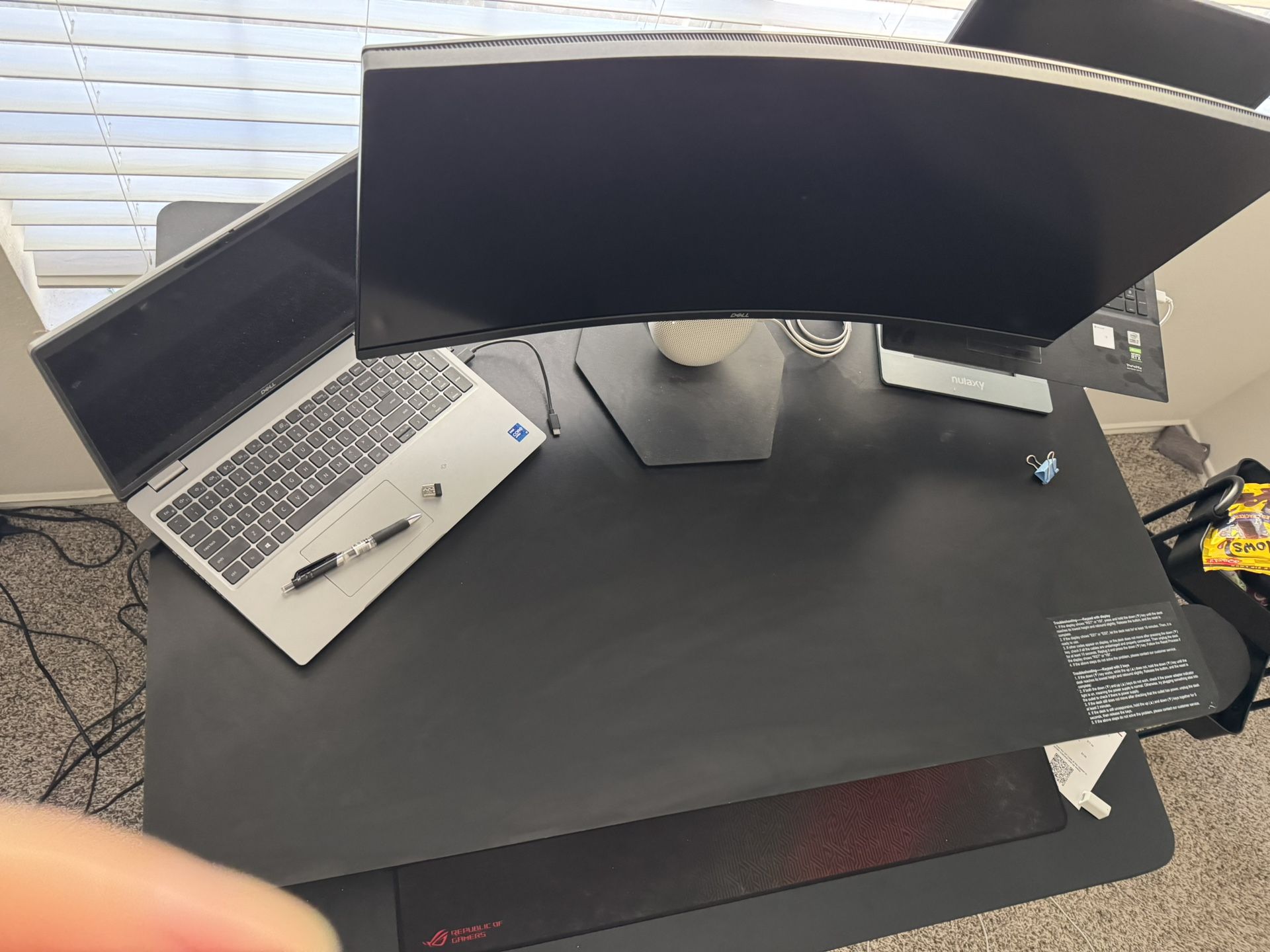 height adjustable standing desk