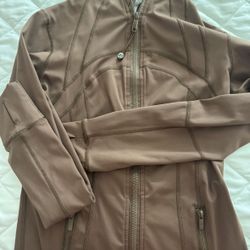 lululemon define jacket size 4