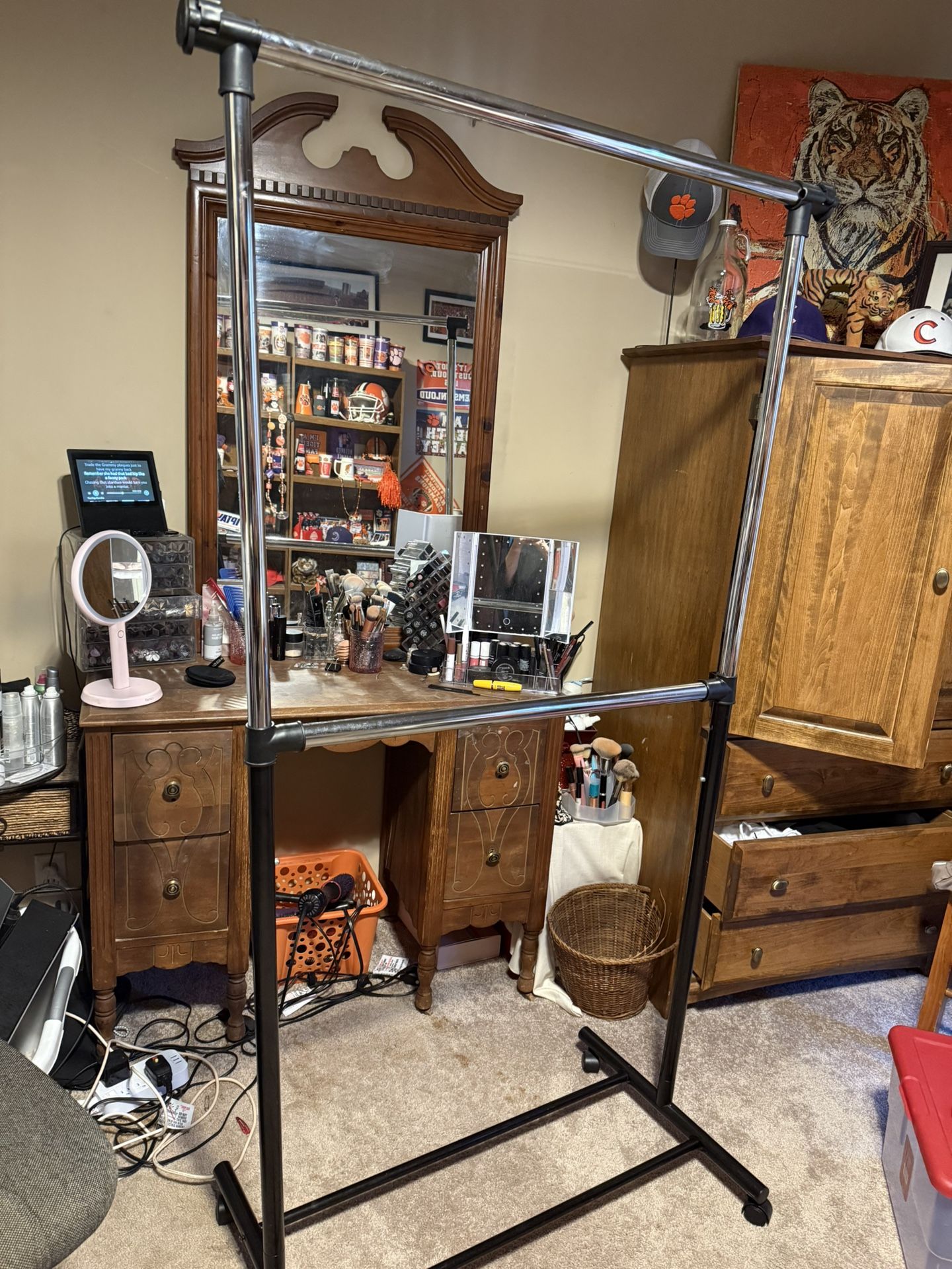 Free Standing Adjustable Clothing Rack On Rollers