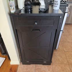 Trash Bin With Drawe