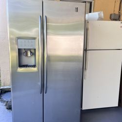 GE Counter Depth Side By Side Refrigerator DELIVERY AVAILABLE 🚚