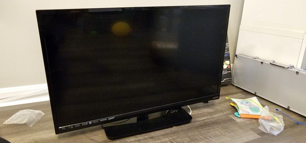 32" Vizio HD TV
