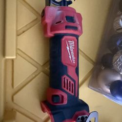 M18 Milwaukee Drywall Cut Out