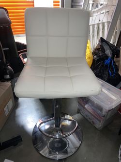White Quilted Bar height Stool Chair