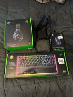 Razer Setup - Headset, Keyboard, Mouse, Headset Stand