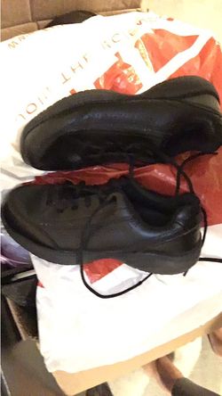 Like new skid free Work Sneakers 6 1/2