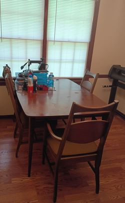 Kitchen table