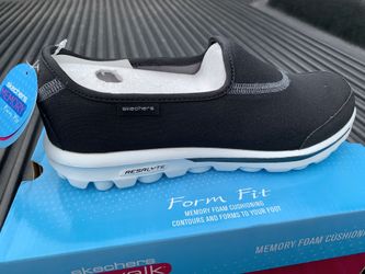New Sketchers Women's Shoe Size 7.5