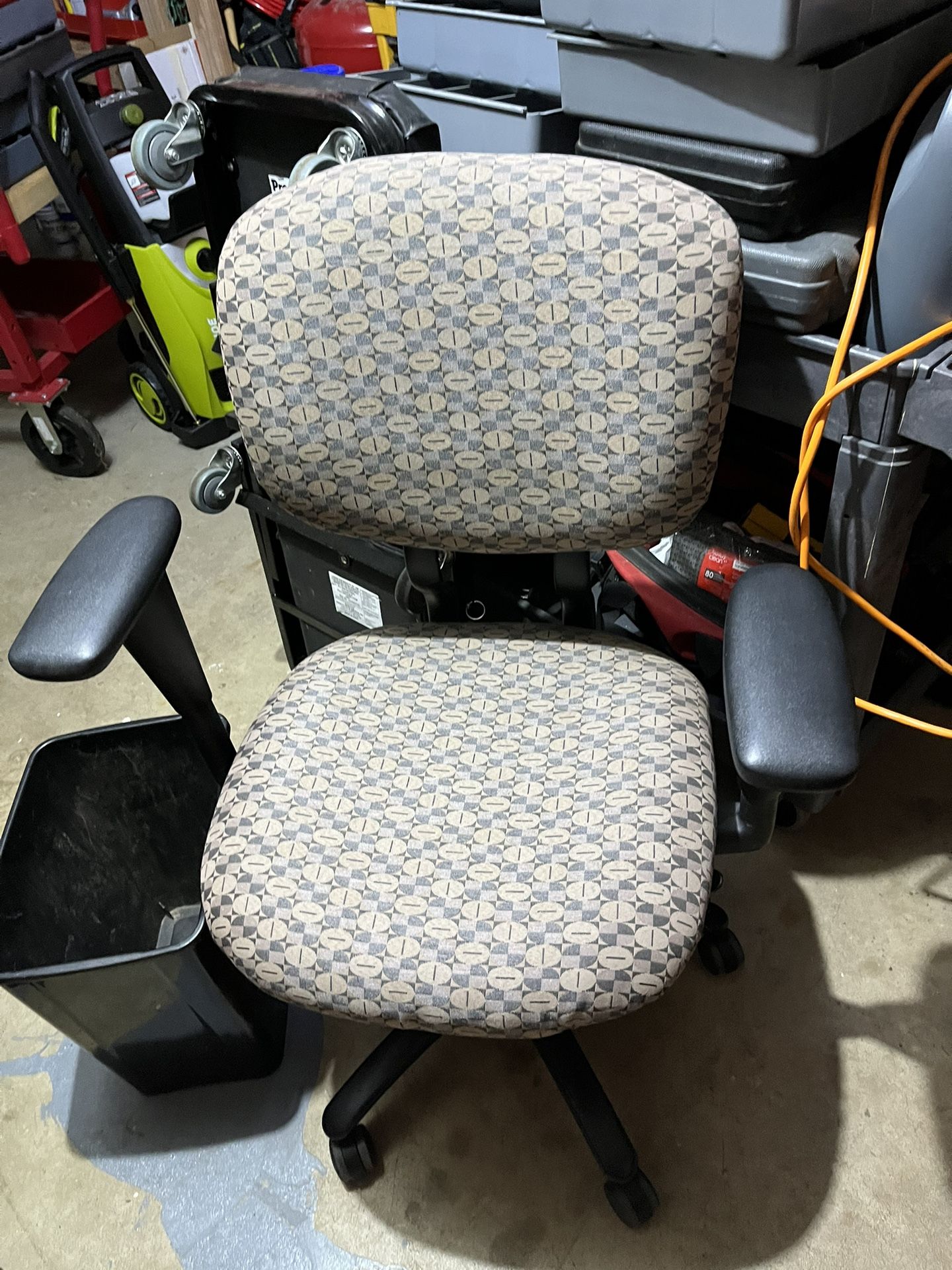 Office Chairs 