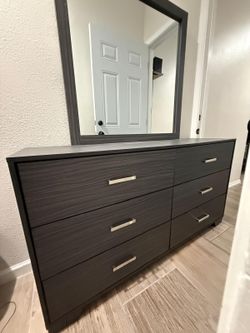 Dresser /mirror