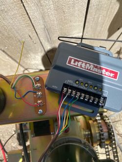 Electric gate stops halfway or won’t close? Same-day help for motor