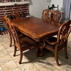 Kitchen Table Sits 6 