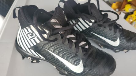 Child's size 3 basketball or football shoes