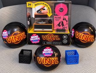 ZURU Mini Brands Really Works Vinyl Record Player Set & 3 Collectible Balls