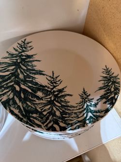 12 dinner plates Christmas holiday dinnerware green tree