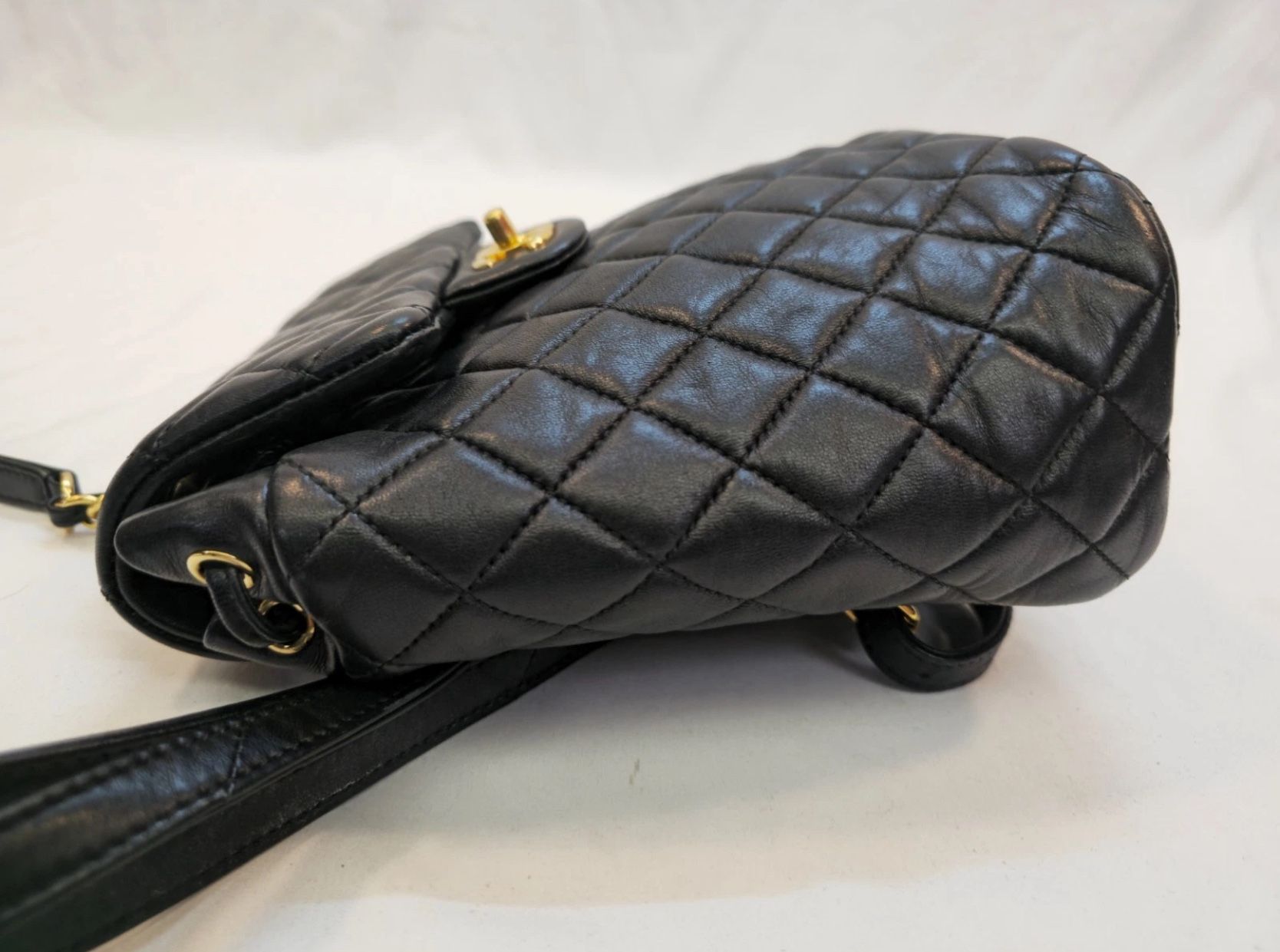 chanel mini black backpack Pre-owned Business Affinity Caviar Beccas Bags lock closure Chanel Lambskin Quilted Logo Mini