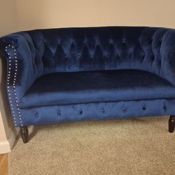 Christopher Knight Antique-style Blue Velvet Loveseat couch