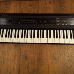 Roland D-50 Digital Synthesizer Keyboard 
