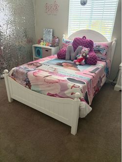 Bedroom set