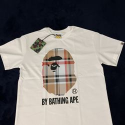 Bape (Burberry) T Shirt Size medium 