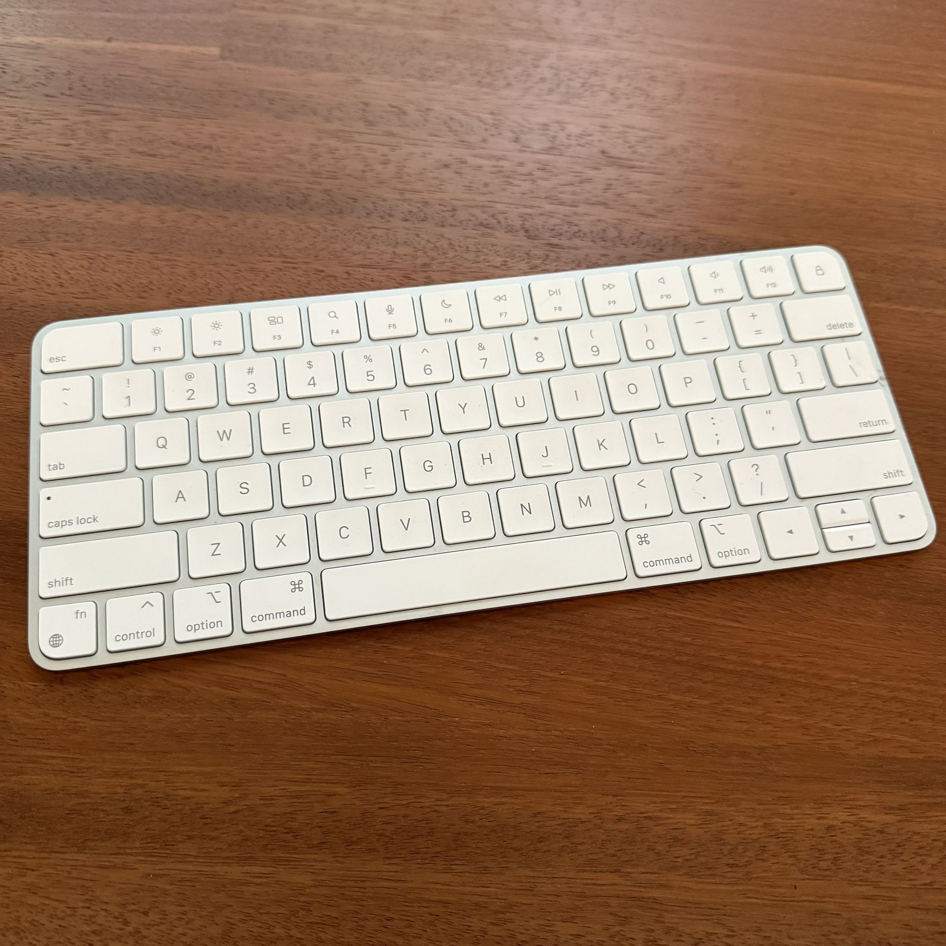 Apple Magic Computer Keyboard A2450 Silver White Sleek Wireless Low Profile