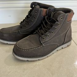 Boots Size 8 (men) 