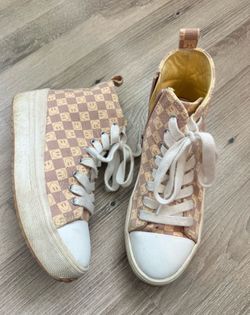 Happy face Art Class Girls Shoes! (Size 3)