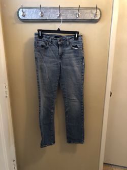 Levi’s mid rise skinny size 4
