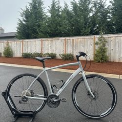 Breezer Liberty 3R Hybrid Bike – 700c (21” Frame) Aluminium Bicycle Commuter