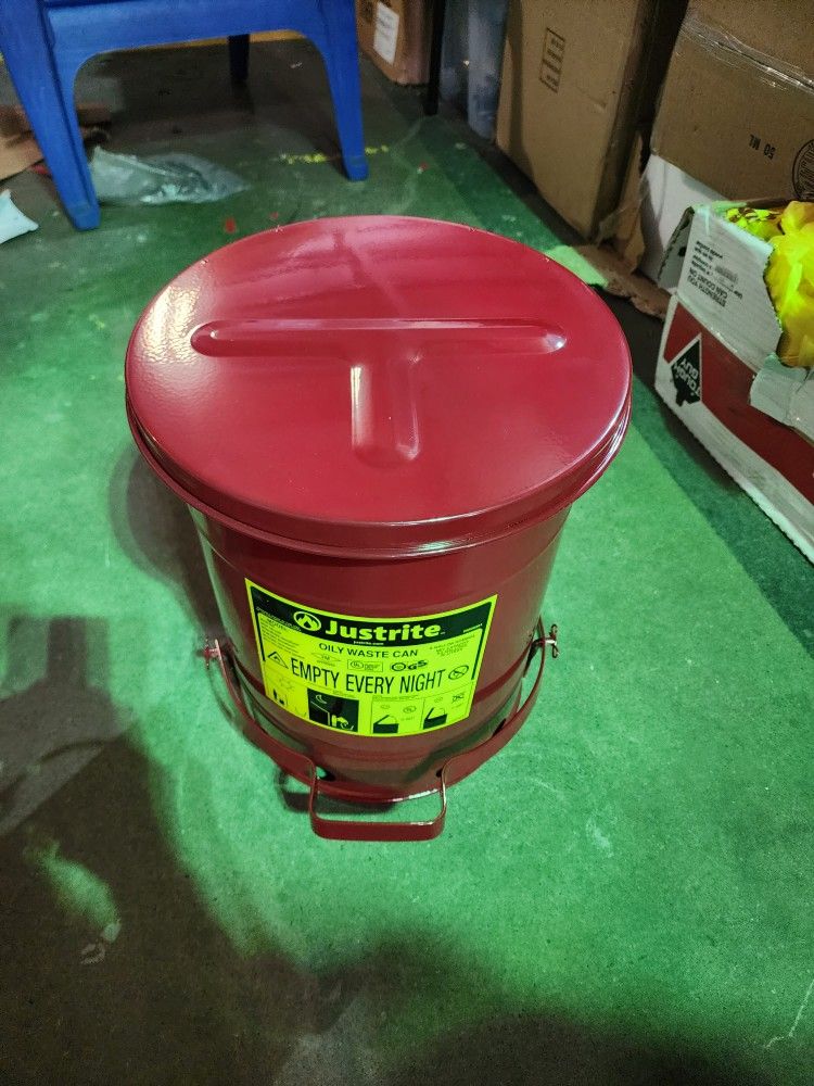 Justrite Can 6 Gallon, Oily Waste Can, Hands-Free, Self-Closing Cover, SoundGard™

